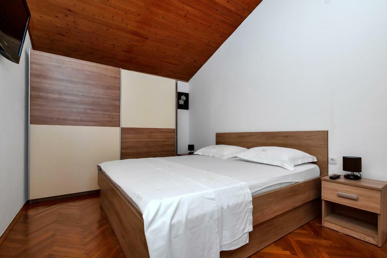 Holiday home Duje Veliko Brdo (Makarska)