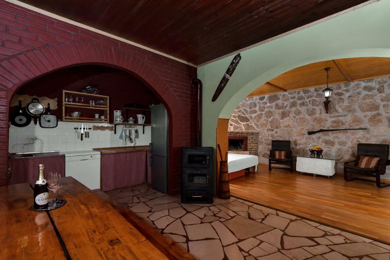 Duje Veliko Brdo (Makarska)