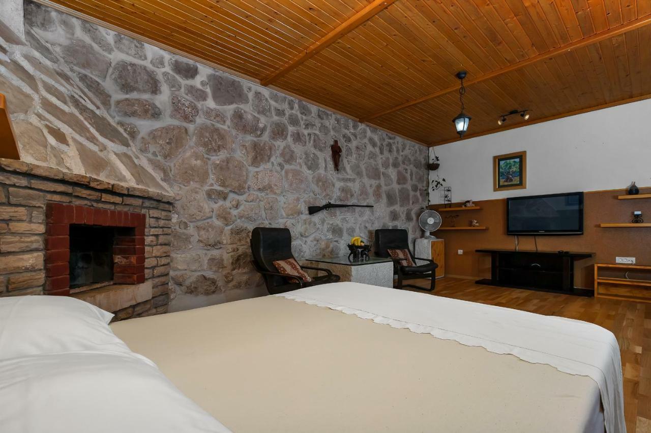 Duje Veliko Brdo (Makarska)